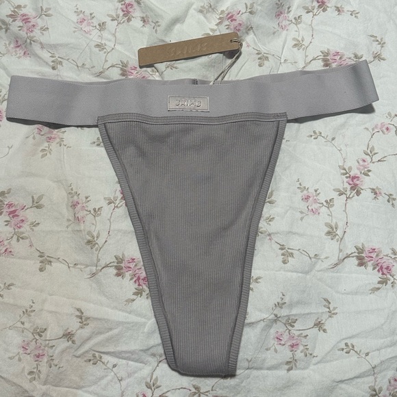 Skims ribbed Thong PN-STT-0040 oyster - Picture 1 of 3